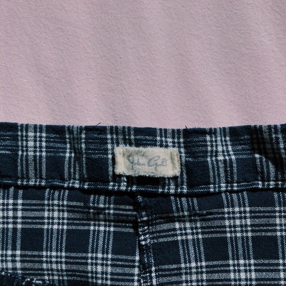 Brandy Melville navy blue plaid mini skirt - Picture 3 of 3